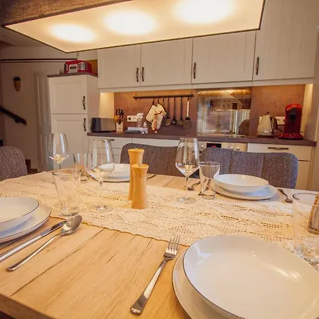 Up Besoeoek - Rapsbluete Mit Infrarotsauna