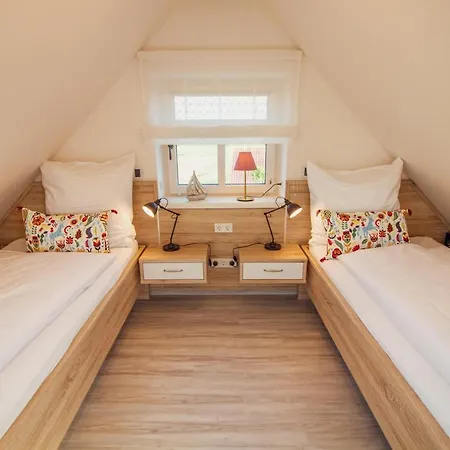 Up Besoeoek - Rapsbluete Mit Infrarotsauna *