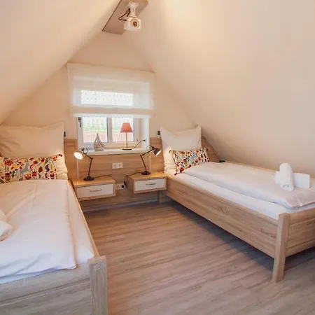 Up Besoeoek - Rapsbluete Mit Infrarotsauna *