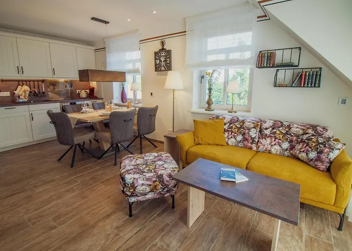 Up Besoeoek - Rapsbluete Mit Infrarotsauna *