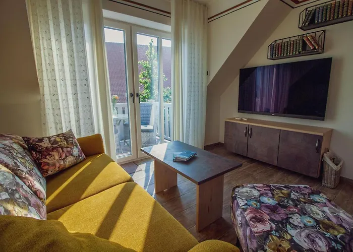 Up Besoeoek - Rapsbluete Mit Infrarotsauna * Krummhörn